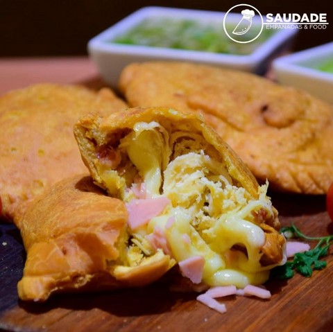 Empanada Hawaina