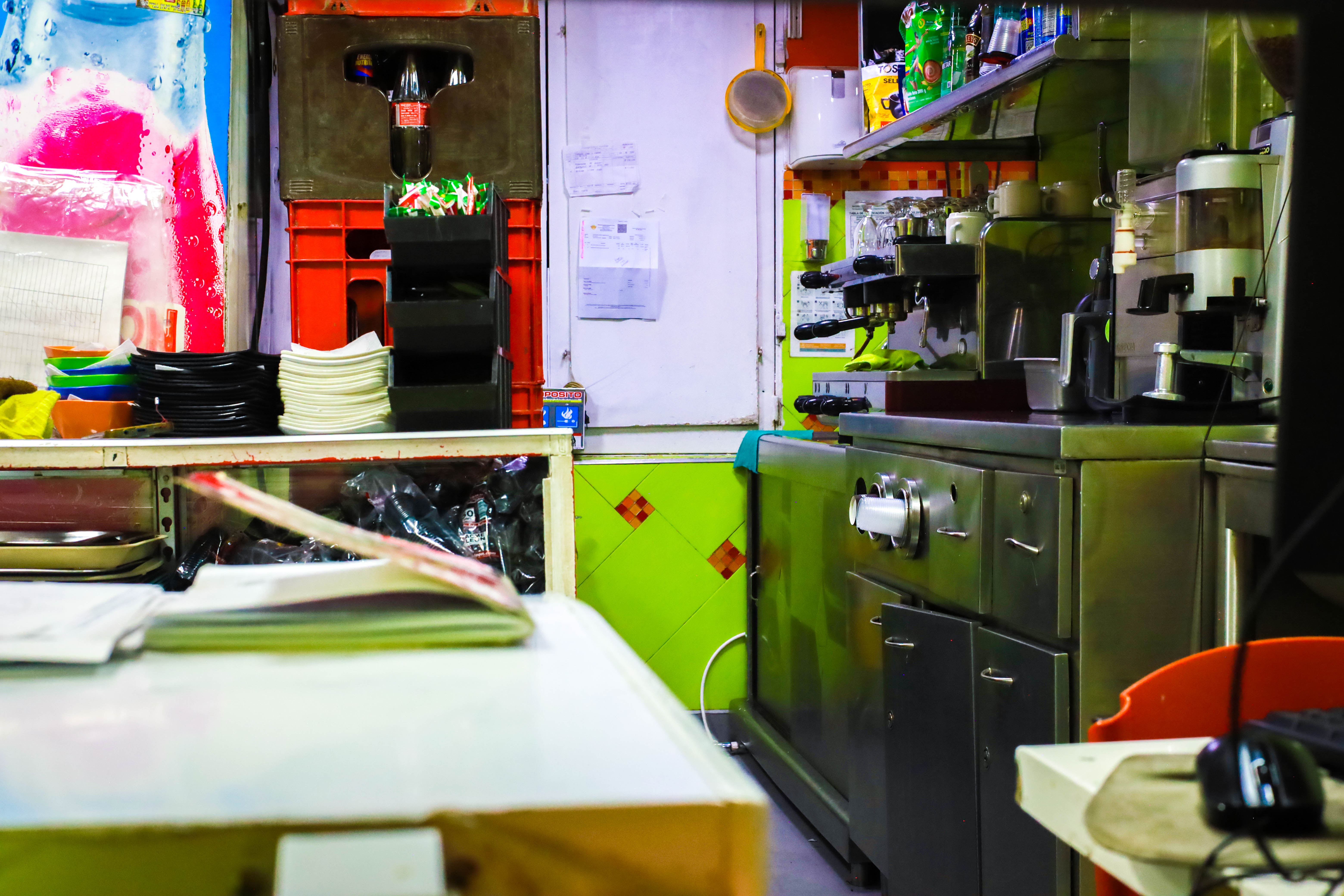 Detalle de los equipos de cocina del restaurante Saudade
